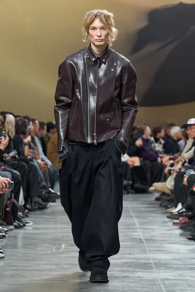 Look 37